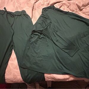 Green Long Sleeve Top and Pants Set